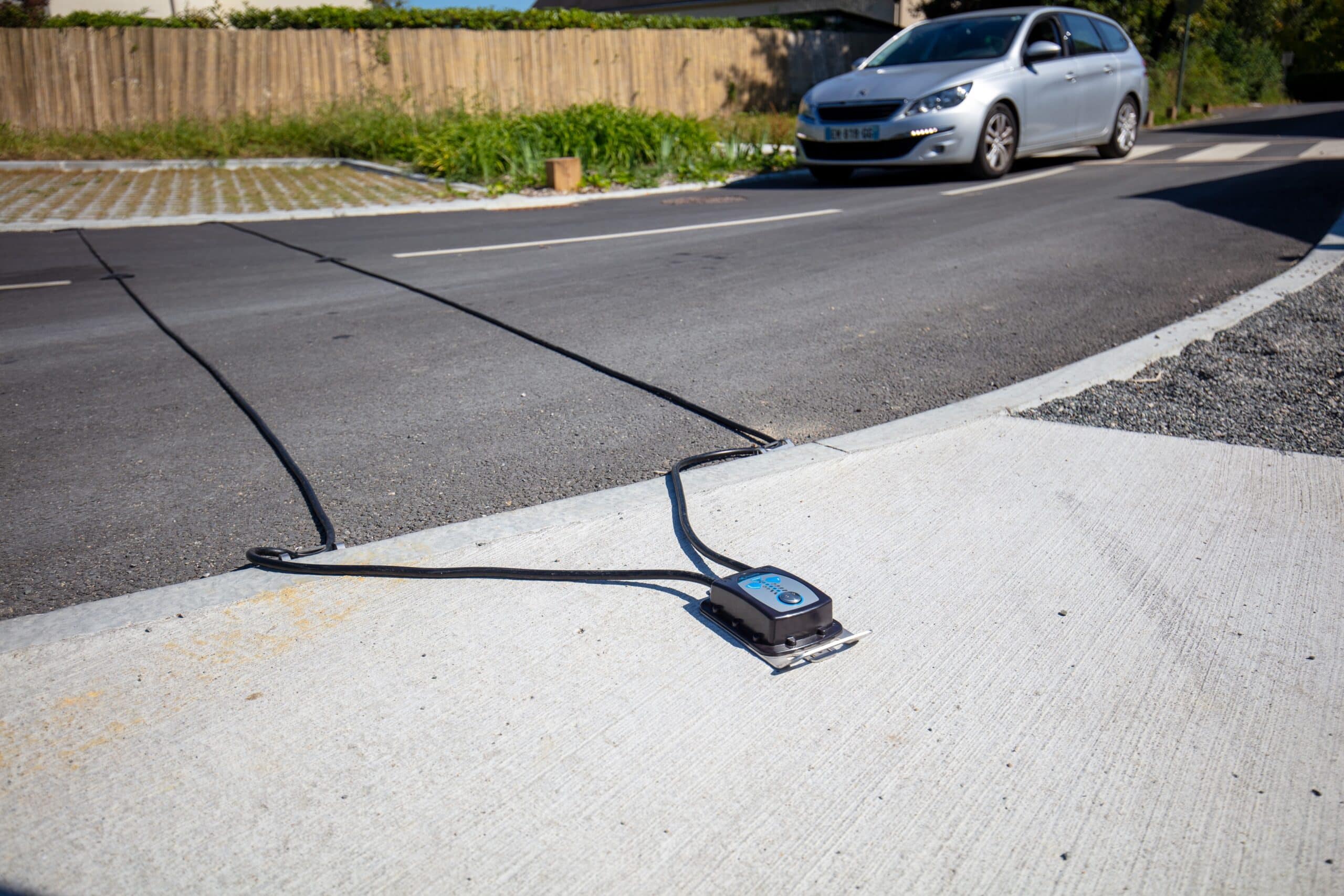 Pneumatic road tubes or traffic counters