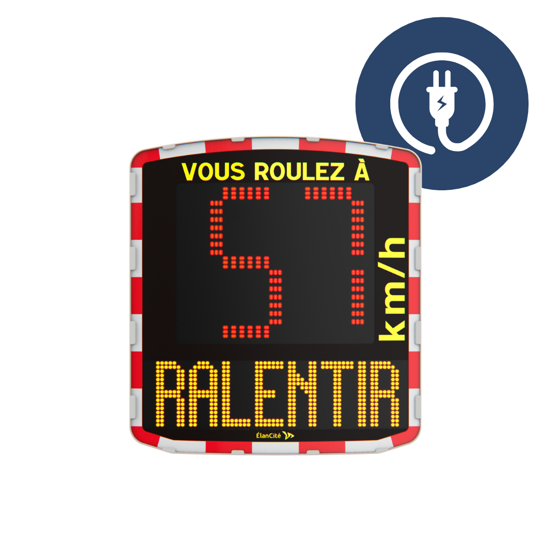 Packshot d'un radar pédagogique électrique qui affiche une allure de vitesse excessive de 57km et un message de prévention "RALENTIR"